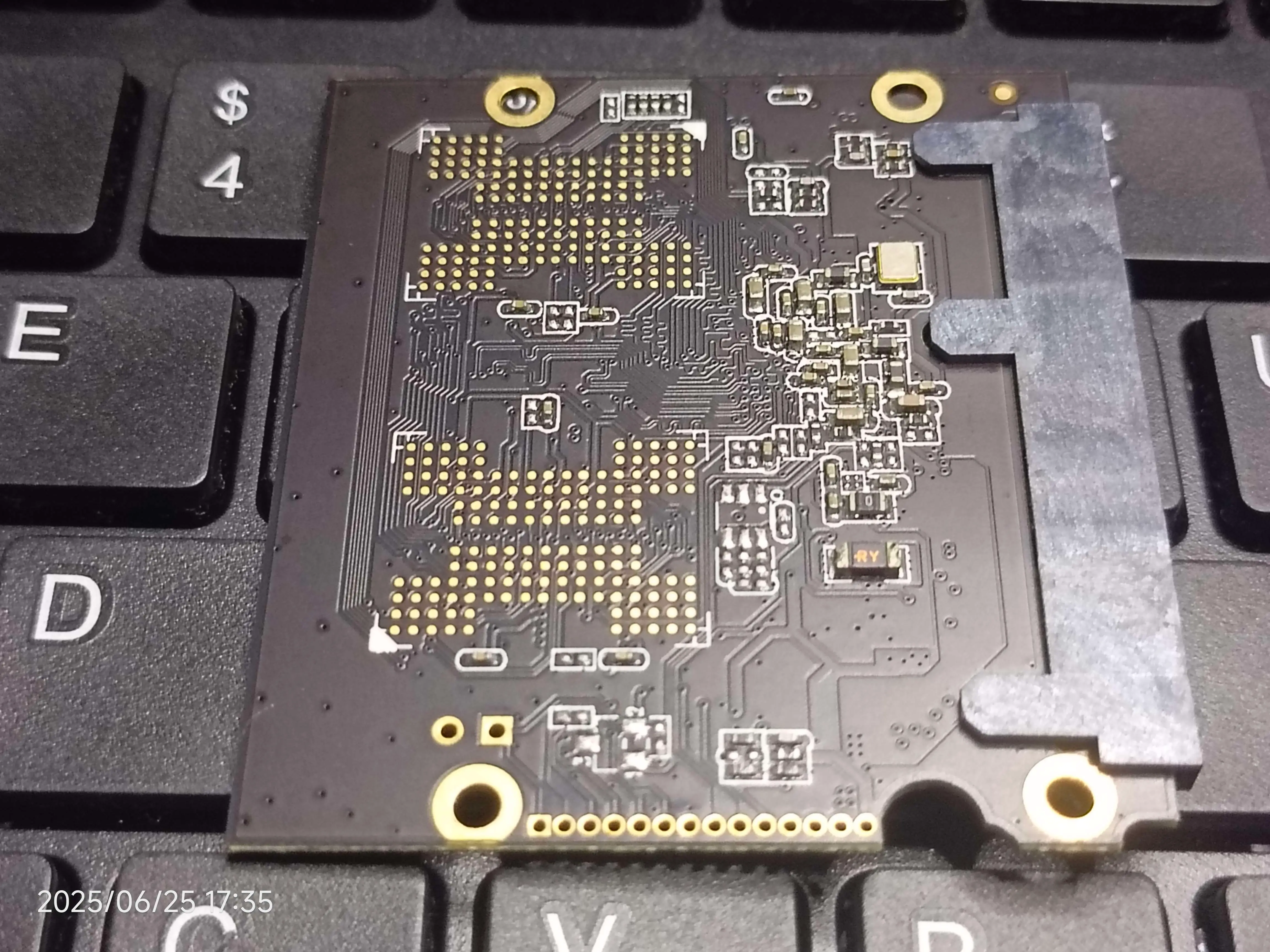 The back side of the SSD's internals in a closer look